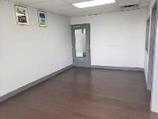 ✨ Multiple Office Spaces Available – Rent Today ✨ - Photo 8
