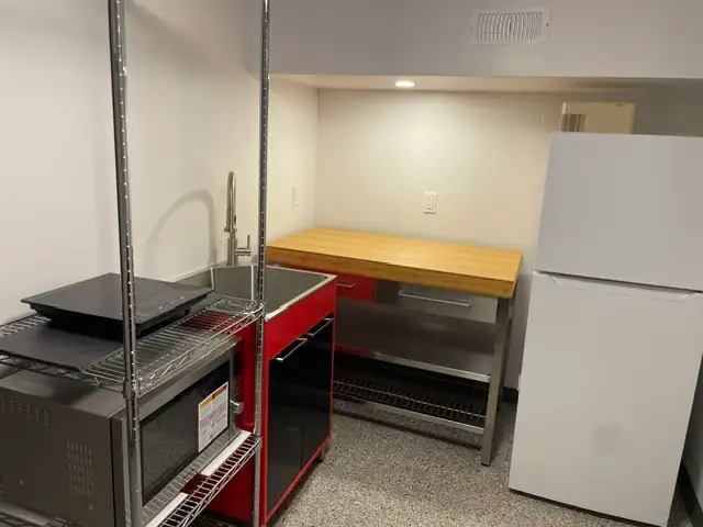 Bachelor Basement Apartment $1350 Lansdowne Station