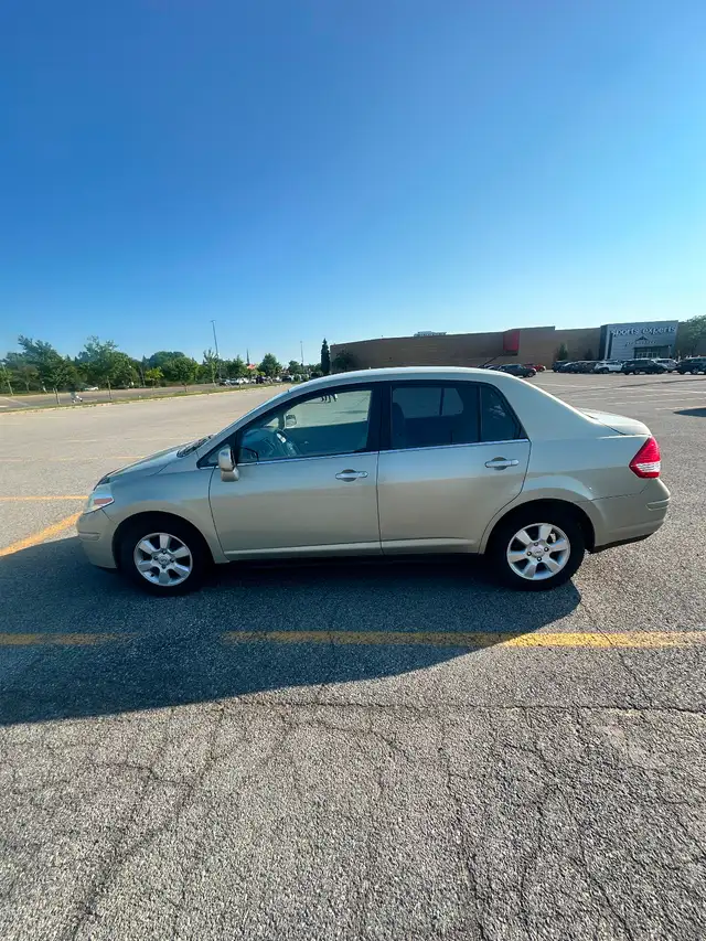 Nissan Versa 1.8L