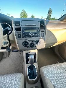Nissan Versa 1.8L - Photo 8