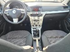 2009 Saturn Astra Manual Low KM One Owner Vehicle Heated Seats - Photo 12