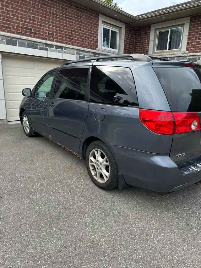 Toyota Sienna CE
