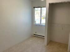 Townhouse in Surrey's Cloverdale Neighbourhood for Rent! - Photo 7