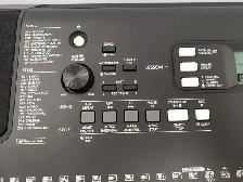 (9923196) Yamaha PSR-E373 Digital Piano - Photo 3