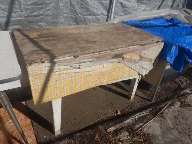 VINTAGE WOOD TABLE
