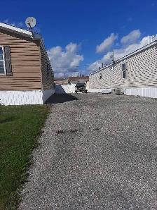 Mobile Home - Photo 2