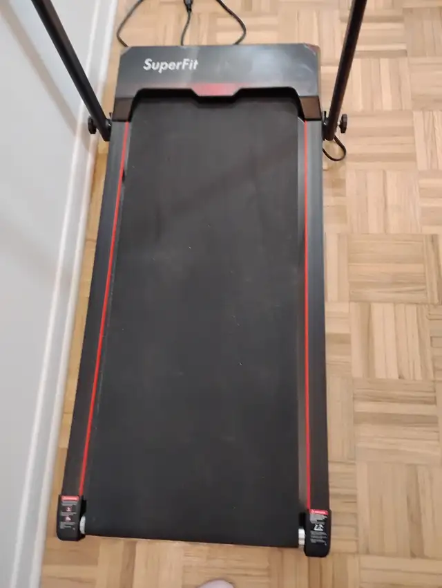 TAPIS ROULANT - $160 - ETAT NEUF