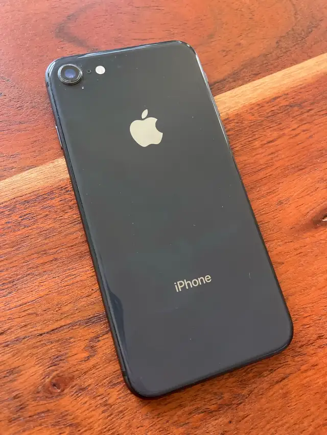 iPhone 8, 64GB