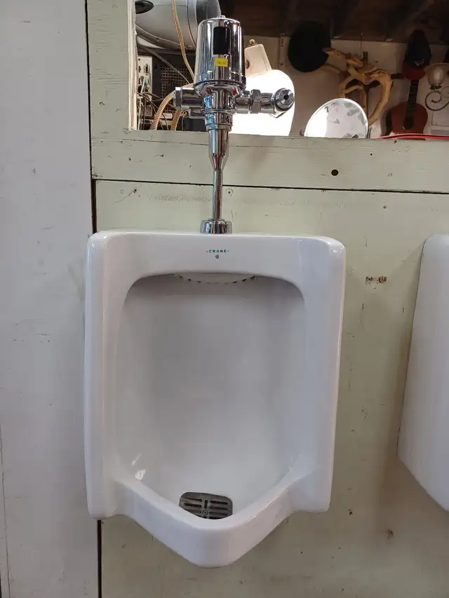 Urinal