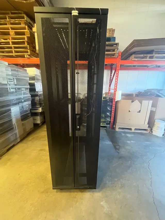 APC 42U Rolling Server Rack
