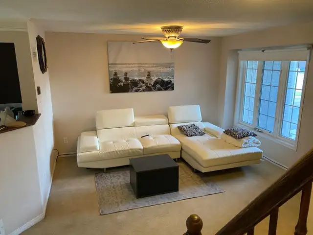 3 bed/2bath Bright, Spacious townhouse available for rent-Kanata