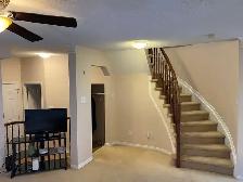 3 bed/2bath Bright, Spacious townhouse available for rent-Kanata - Photo 3