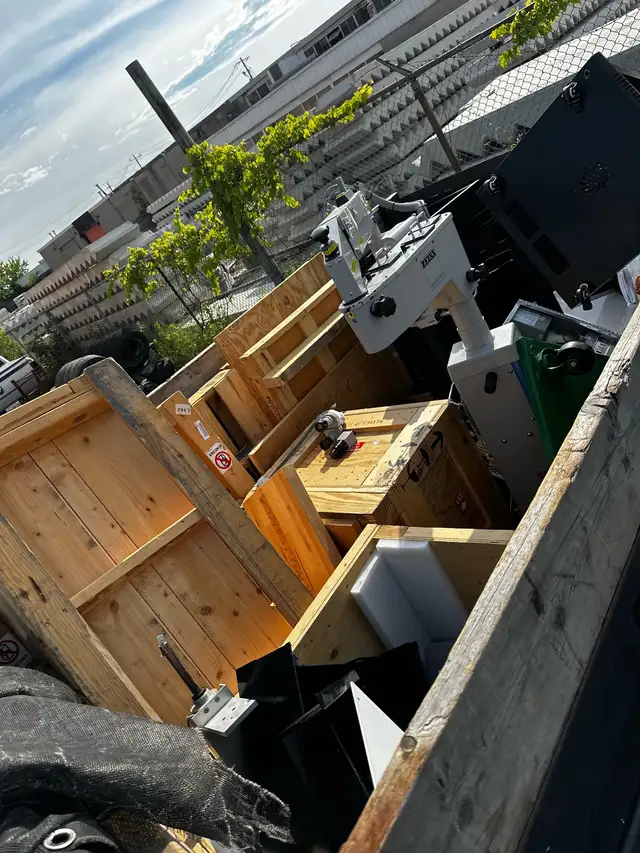 Toronto Junk Removal - JUNKTEENS