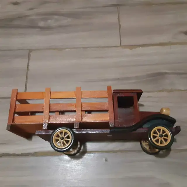Wooden Farm Truck Model