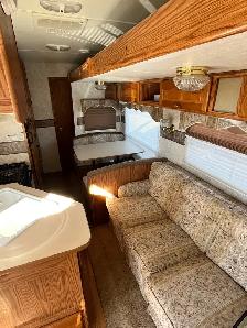 35’ Keystone Cougar fifth Wheel, quad bunk Polar Package - Photo 6