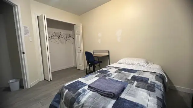 Private Rooms for Rent Close by Londonderry Mall
