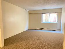 1 bed available now at Elliot Manor!