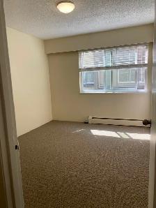 1 bed available now at Elliot Manor! - Photo 4