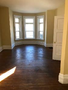 2 Bedroom Apartment - Photo 2