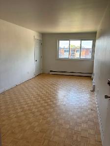 4 1/2 TOUT INCLUS! À Ste-Foy Libre Dès Maintenant