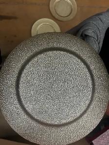 ✨ HomeSense Gold/Champagne Glass Charger Plates – Set of 6 – $25 - Photo 2