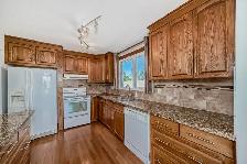 $1950/mo 2 Bedroom Main Floor Suite - Photo 8