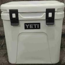 YETI roadie 24 hard cooler 2.0 W/shoulder strap Brand new