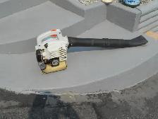 GAS POWERED LEAF BLOWER - Photo 2