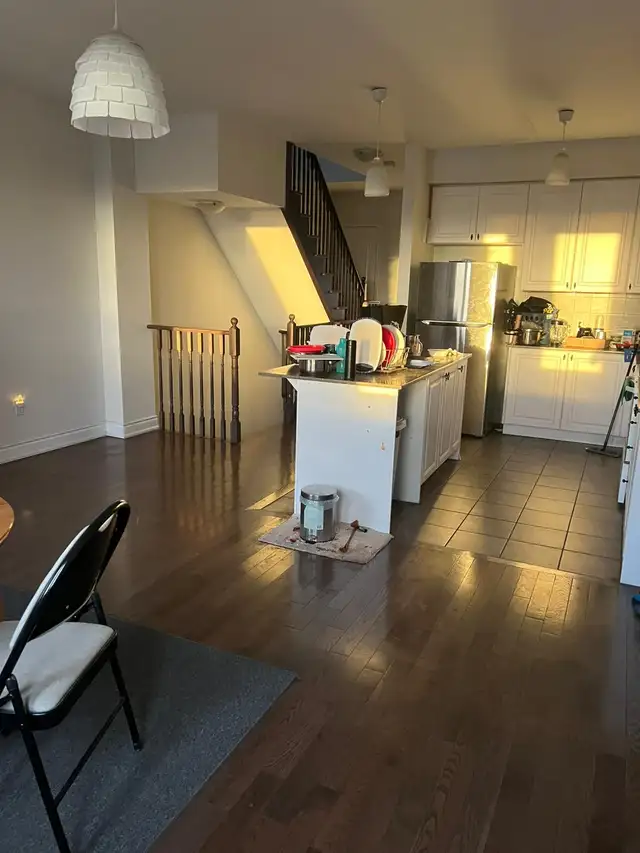 Master Bedroom with Private Bathroom Eglinton LRT(Caledonia STN)