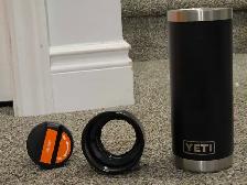 yeti rambler 18OZ bottle with hotshot cap brand new - Photo 3