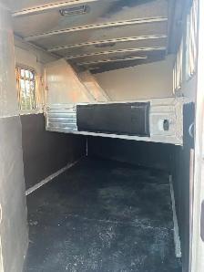 Horse trailer - Photo 8