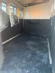 Horse trailer - Photo 9