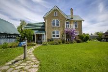 Durham - Charming Century Home on 0.57 Acres - Photo 2
