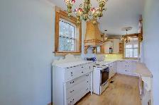 Durham - Charming Century Home on 0.57 Acres - Photo 9