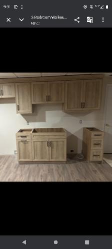 Beautiful 3 Bedroom Walkout basement suite available October 1 - Photo 3