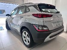 2022 Hyundai KONA PREFERRED | SUN & LEATHER | AWD | 1 OWNER - Photo 3