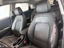 2022 Hyundai KONA PREFERRED | SUN & LEATHER | AWD | 1 OWNER - Photo 11