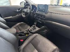 2022 Hyundai KONA PREFERRED | SUN & LEATHER | AWD | 1 OWNER - Photo 32