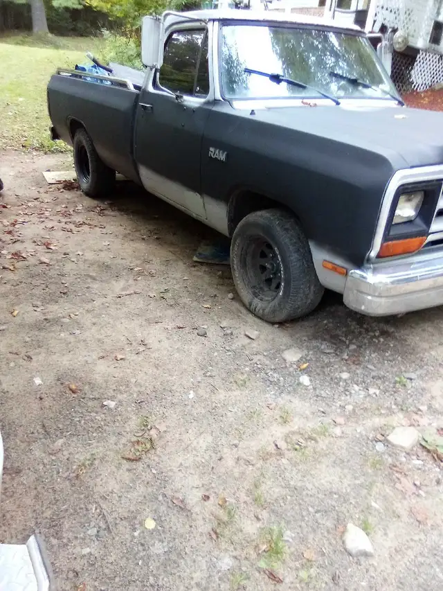1986 DODGE PICKUP $5900$