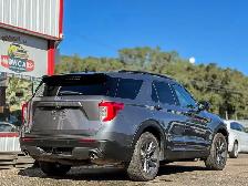 2023 Ford Explorer XLT - No Accidents! - Photo 5