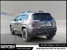 2023 Jeep Cherokee Trailhawk - Photo 4
