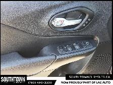 2023 Jeep Cherokee Trailhawk - Photo 11