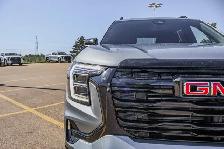 2027 GMC Terrain AWD Elevation - Photo 11