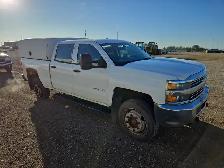 2015 Chevrolet Silverado 2500HD - Photo 2