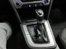 HYUNDAI ELANTRA 2017 116 600 KM AUTOMATIQUE AIR CLIMATISE BANCS - Photo 16