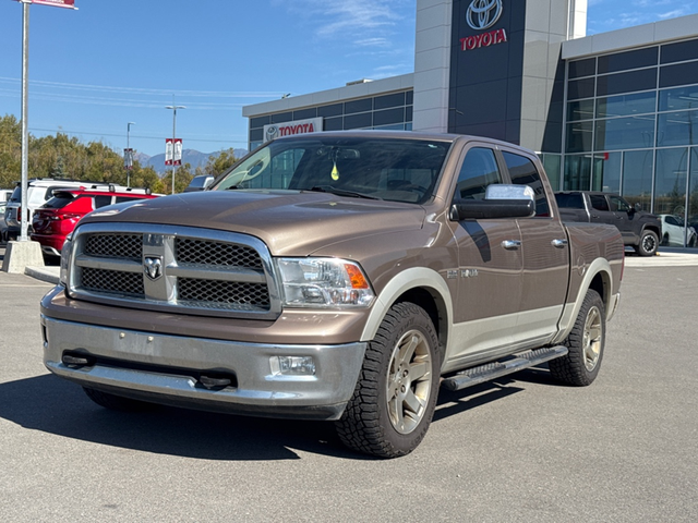 2010 Dodge Ram 1500 Laramie CREW CAB 4X4 / RUNNING BOARDS