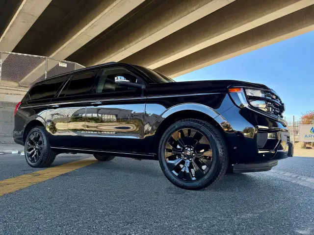 2025 Ford Expedition Platinum Max 4x4 STEALTH EDITION FULLY LOAD