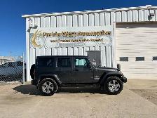 2017 Jeep WRANGLER UNLIMITED Sahara 4WD | Command Start | Revers - Photo 4