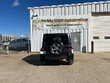2017 Jeep WRANGLER UNLIMITED Sahara 4WD | Command Start | Revers - Photo 6