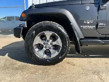 2017 Jeep WRANGLER UNLIMITED Sahara 4WD | Command Start | Revers - Photo 10